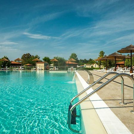 Il Veliero Hotell Follonica Exteriör bild