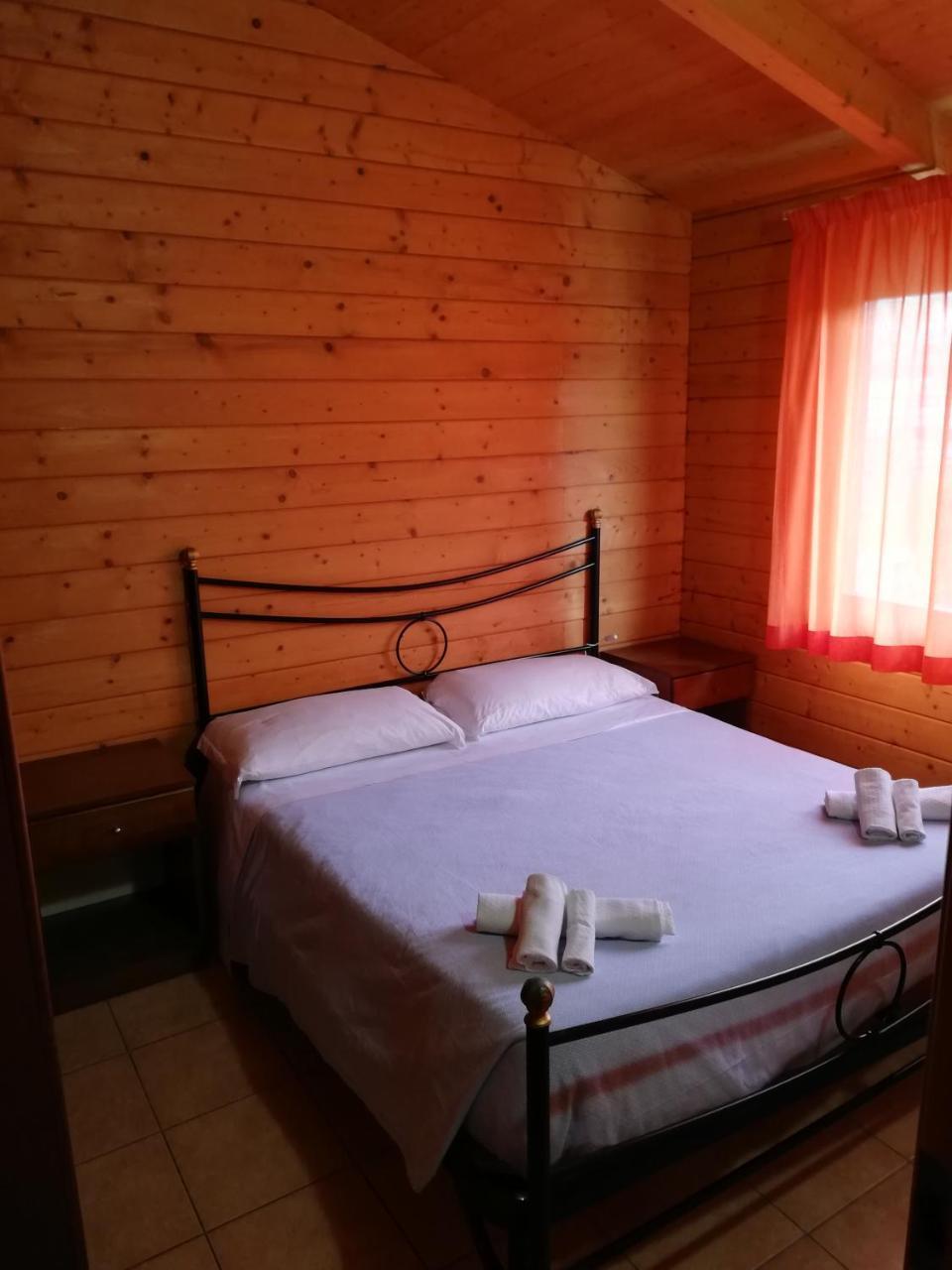 Il Veliero Hotell Follonica Exteriör bild