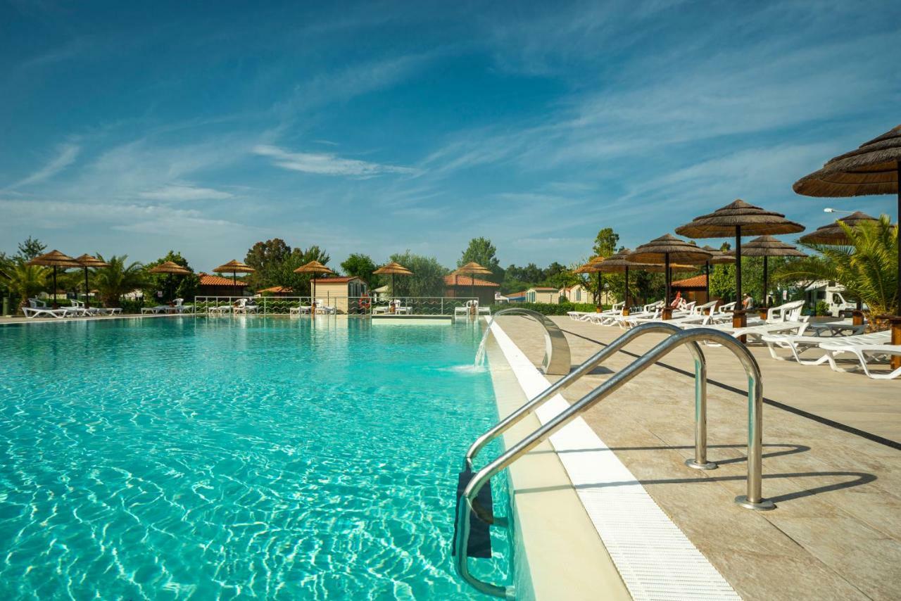 Il Veliero Hotell Follonica Exteriör bild