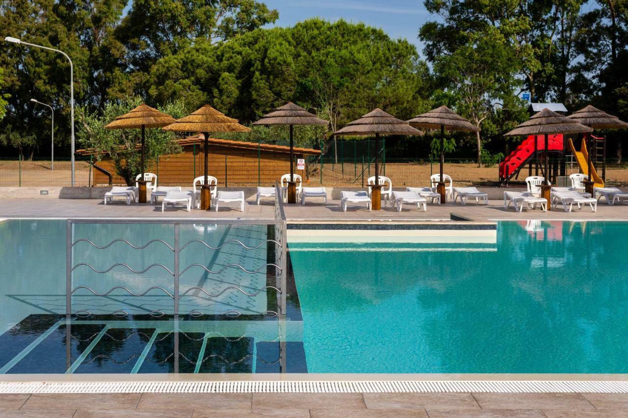 Il Veliero Hotell Follonica Exteriör bild