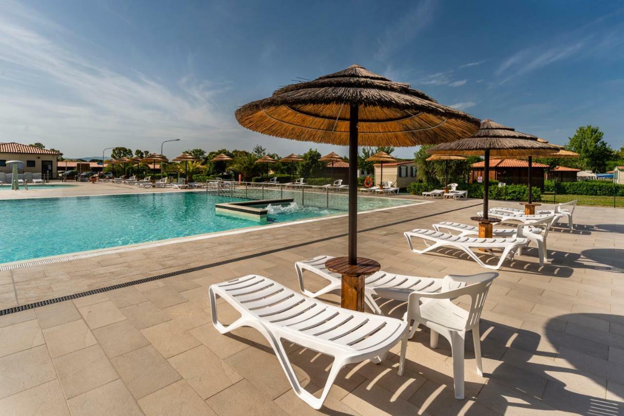 Il Veliero Hotell Follonica Exteriör bild